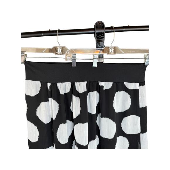 Lane Bryant Women's 20 Black White Polka Dot Flare Knee Length Skirt Stretch - Picture 4 of 7